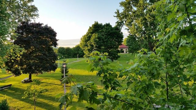 Macdonald Gardens Park